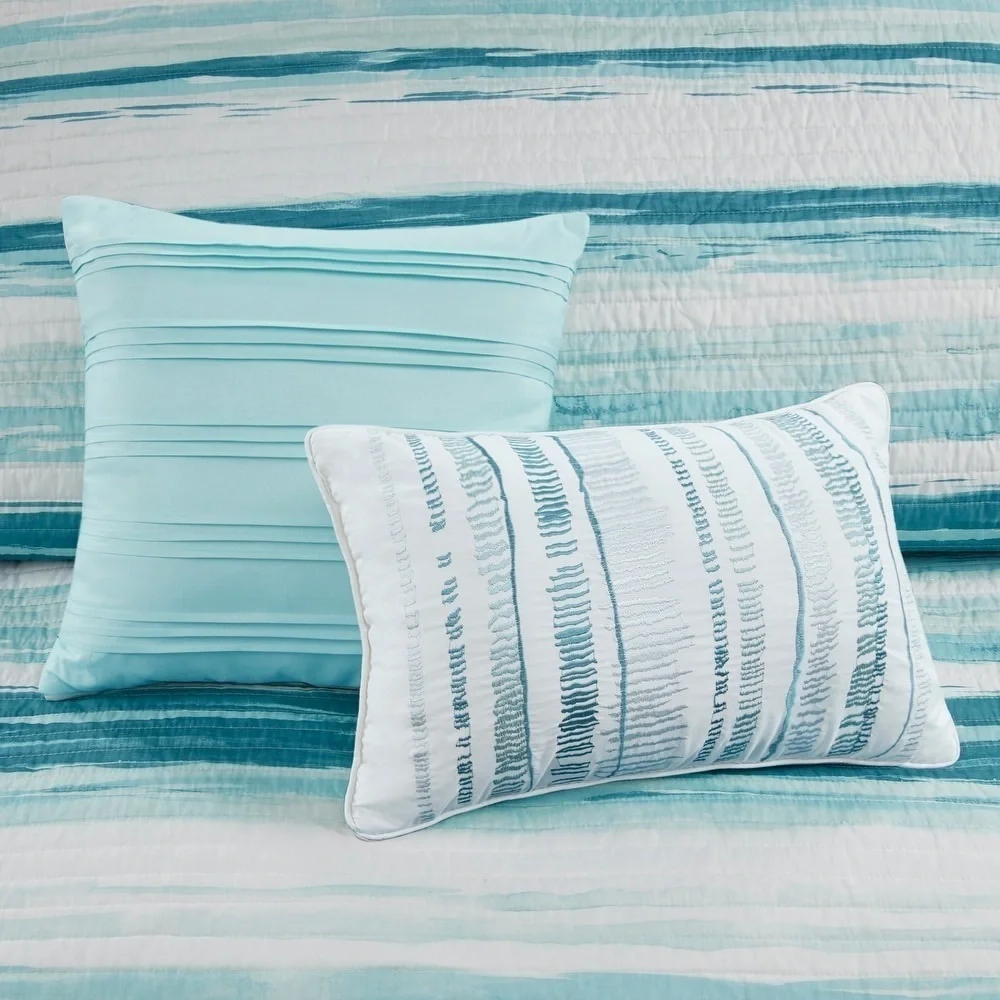 Madison Park Coastal Anchorage 6 Piece Printed Quilt Set with Throw Pillows